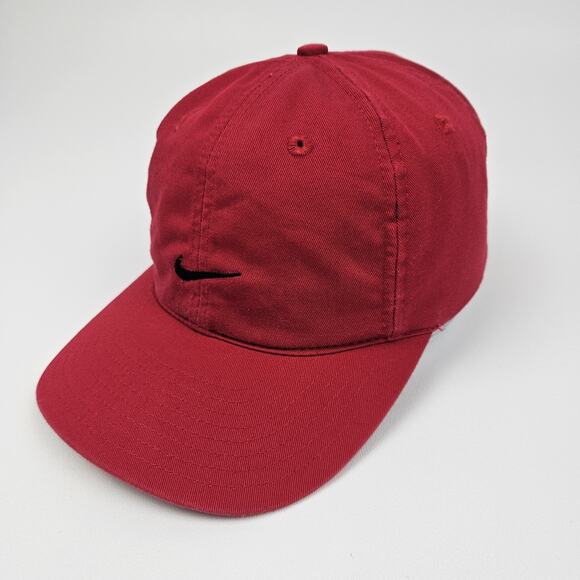 Nike Center Swoosh Vintage Hat Cap Red/Black Strap Back Performance‎ Embroidered - Picture 2 of 7